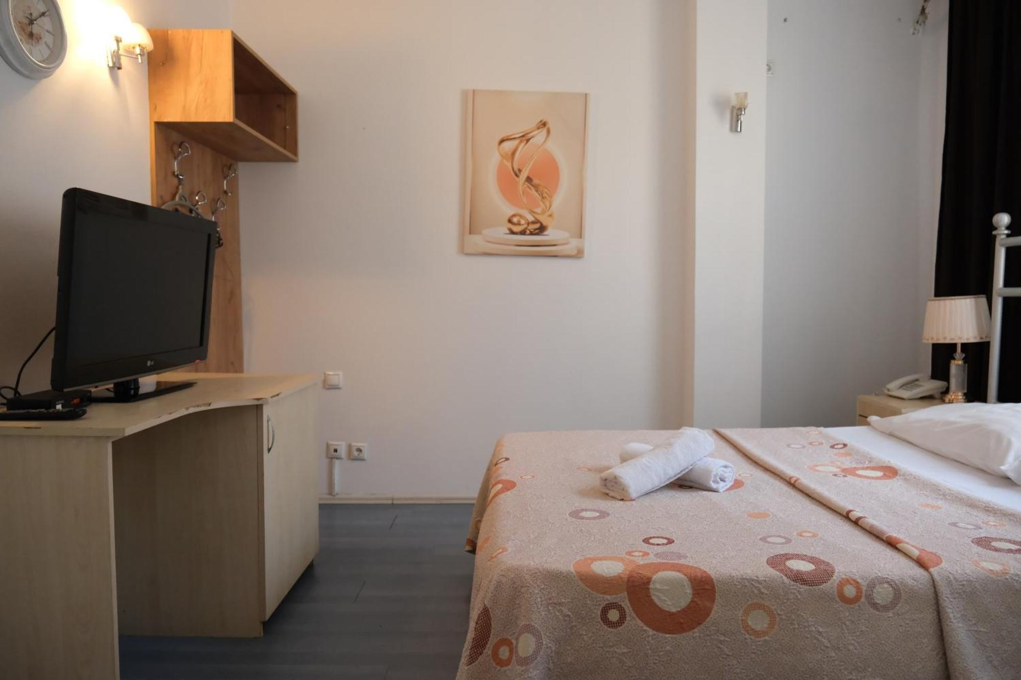 Hotel Sara & Spa Приштина Экстерьер фото