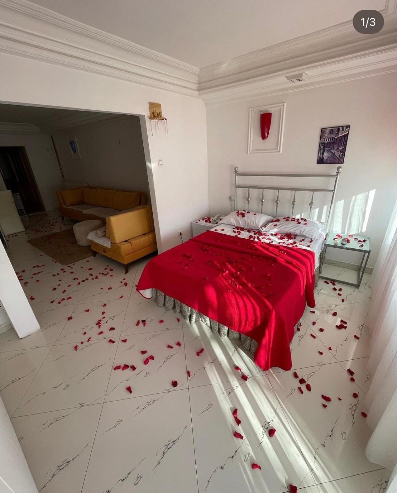 Hotel Sara & Spa Приштина Экстерьер фото